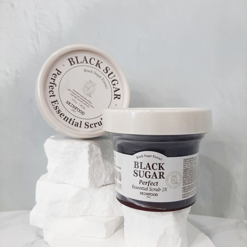 Skinfood Black Sugar Perfect Essential Scrub 2X 210g / 스킨푸드