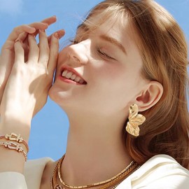 QIAOLEHUI Gold Metal Flower Leaf Dangle Stud Earrings Irregular Geometric Alloy Petal Statement Earrings Jewelry Gifts for Women (Gold)