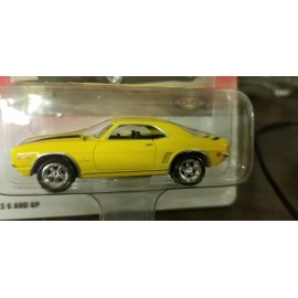 Johnny Lightning Chevy Camaro Z-28 Yellow Die Cast Metal 35Th Anniversary 1969