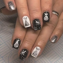 24Pcs Christmas Snowflake Press on Nails Short Square Fake Nails Christmas Tree False Nails White Black Acrylic Nails Silver Glitter Press on Nails Stick on Nails for Women Christmas Nail Art Decor