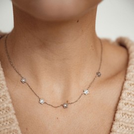 Happiness Boutique Women's Necklace with Flower Pendant, Filigree Flower Necklace Made of Stainless Steel in Gold, Rose Gold, Silver, Waterproof Gold-Plated Chain with 5 Flower Charms, Stainless Steel