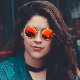 Joopin Vintage Lennon Round Sunglasses Women - Polarised UV400 Protection Metal Frame Retro Circle Sunglasses for Men and Women (Gold Frame Red Lens)