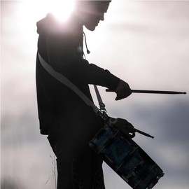 Lexington SD300M-BS Snare Drum Set Student Wood Shell 14 X 5.5 Inches with 10 Lugs, Includes Drum Key, Drumsticks and Strap, Blue Star