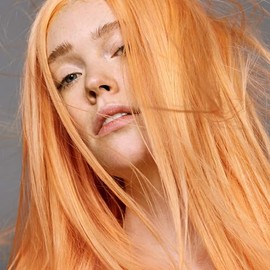 Good Dye Young- ¡TINTE PARA CABELLO PEACH FUZZ! Nuestro tinte semipermanente para cabello Good Dye Young combina pigmentos de calidad profesional con una fórmula acondicionadora no tóxica que deposita