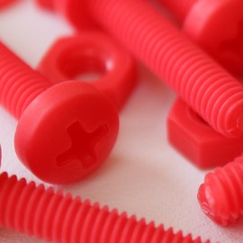 20 x Red Pan Head Screws Polypropylene (PP) Plastic Nuts and Bolts, M5 x 20mm, Washers, (13/64 x 25/32 in)