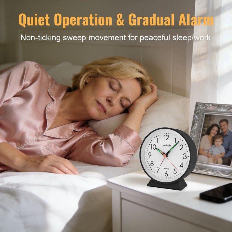 4.5 Inch Small Silent Analog Alarm Clock, Retro Battery Operated