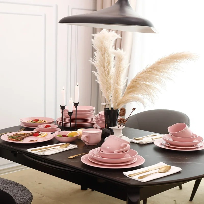 September Promotion Pink Tableware Set Suitable for Weddings or Family