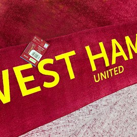 West Ham United Crest Beach Towel 100% Cotton Carlet Gold Bath Swim Towel West Ham Gift for Teens Men Kids 70 x 140 cm