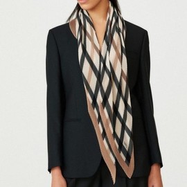 Daks (신세계강남점)DCSC5E517W2 PLEATS브라운 체크 미디움 플리츠 스카프 (Sinsaegae Gangnam Branch) DCSC5E517W2 PLEATS Brown Check Medium Pleats Scarf