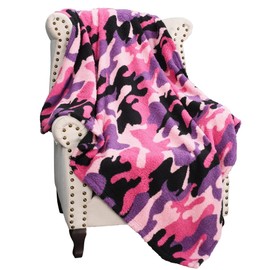 Camo Fleece Throw Blanket for Sofas, Lightweight Soft Warm Winter Couch Throw, Cozy Blanket Chair Single Bed, 150 x 130 cm Pink Camo