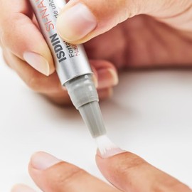 ISDIN SI-NAILS Fortalecedor con ácido hialurónico para uñas débiles y dañadas, hidrata también las cutículas, Acabado Invisible, 2.5 ml