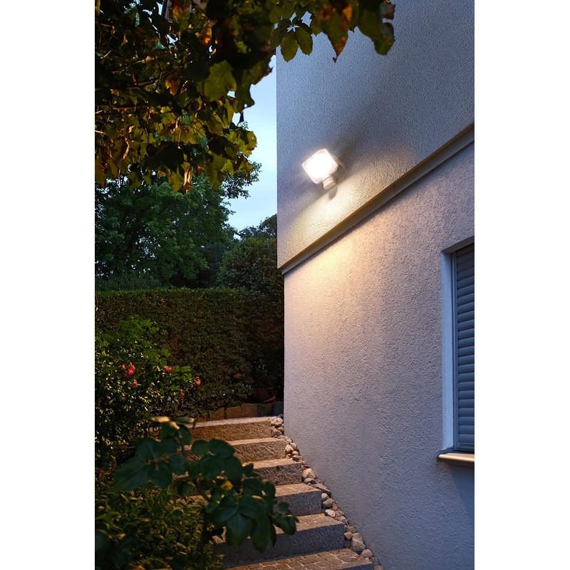 Brennenstuhl LED Spotlight AL 2050 with PIR (20 W, 2080