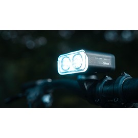 OSRAM LEDsBIKE EXPLORER X 1000 SET, set di luci per bicicletta ricaricabili - anteriore e posteriore, fuoristrada, con luce freno, tre modalità di illuminazione e luce lampeggiante, 1000 lumen