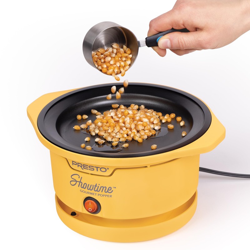 Presto 05206 Showtime Gourmet Oil Popcorn Popper - 9-Cups, Built-In