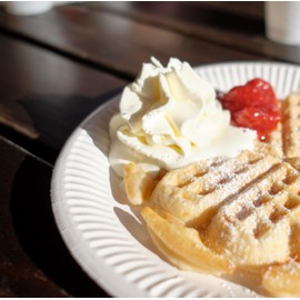 Vivopack® Paper Plates, 18 cm, Round, Pack of 100, White, Compostable, Robust Design, Fresh Fibre, Ideal for Christmas, Birthday or Camping, Disposable Tableware, Disposable Plates, Party Tableware