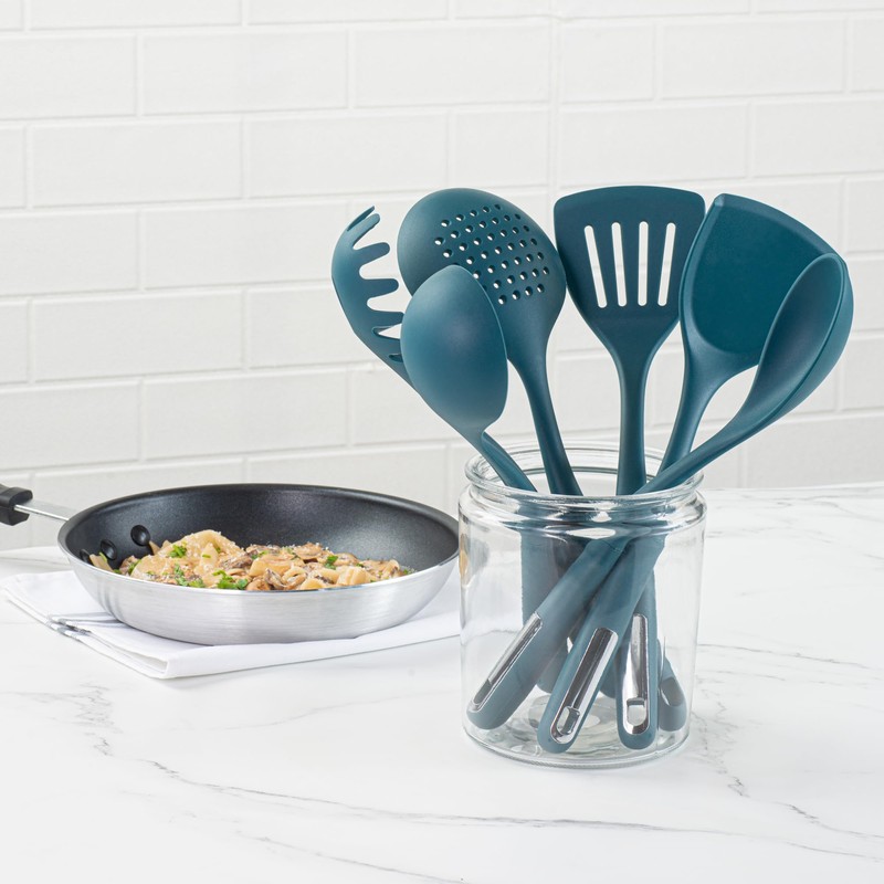 Restaurantware-Met Lux Kitchen Utensil Set, 1 Silicone Utensil Set -