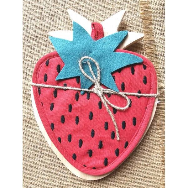 Strawberry Wood Cutting Board And Strawberry Pot Holder Set New