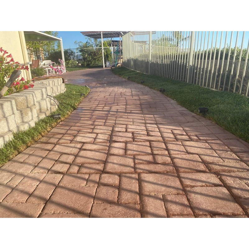 Concrete walkway path maker - 8 Uneven Rectangular Grids (16"x16"x1.55")