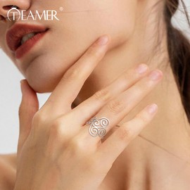 TEAMER Vintage Filigree Flower Ring Stainless Steel Elegant Flower Ring Wedding Band Ring for Women, Stainless Steel, unknow