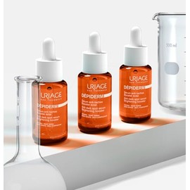 Uriage Depiderm Sérum de vitamina C estabilizada 30ml -solución antimanchas para una piel luminosa con un complejo de vitamina C al 20% y niacinamida 