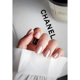 Hailey Bieber Glazed Doughnut Nails Chrome Powder White Powder White