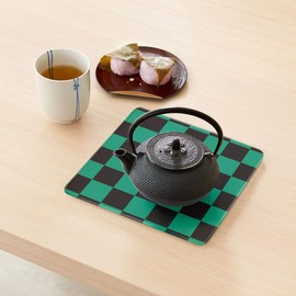 Belca KTP-WM2020 Heat Resistant Kitchen Top Plate Multi Plate Placemat Width 7.9 x Depth 7.9 x Thickness 0.3 inches (20 cm) x Depth 7.9 inches (0.75 cm) Checkered Pattern/Green Tempered Glass