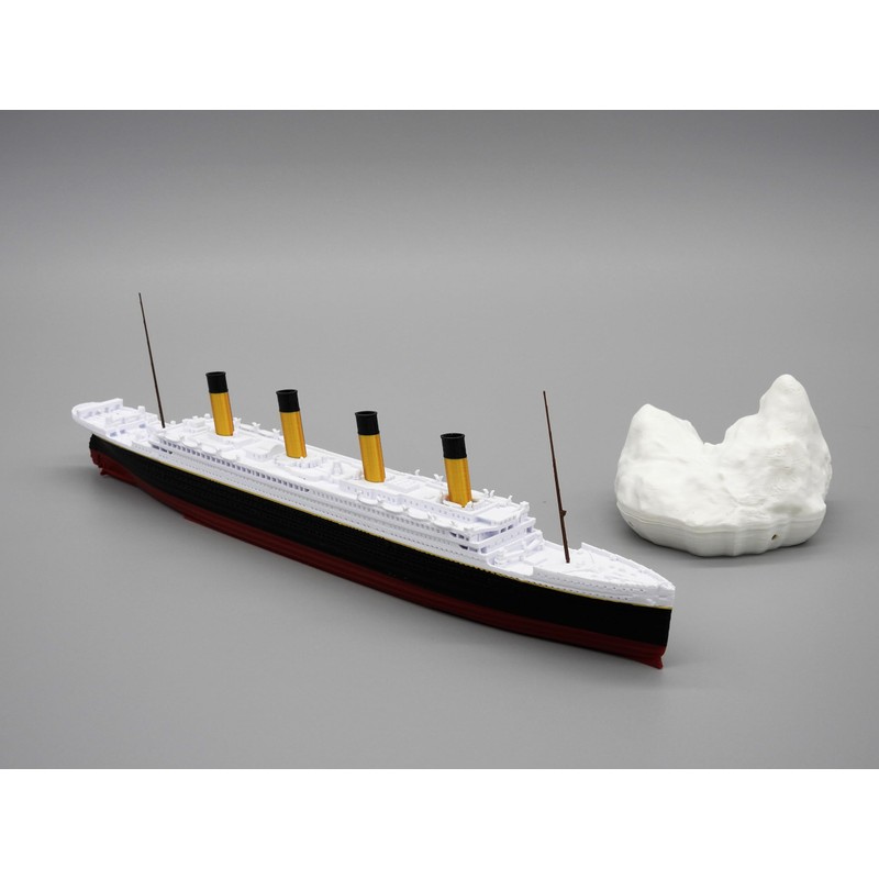 12" Prebuilt Display Model Ship (RMS Titanic 1ft Model with
