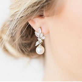 Gold White Pearl Bridal Earrings with Cubic Zirconia Crystal Top Bridal Pearl Drop Earrings Wedding Earrings for Brides Bridesmaids Prom Party Jewelry Gifts