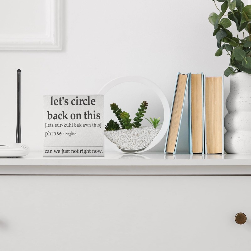 YOKIVE Funny Desk Sign, Funny Nameplate Cute Office Cubicle Decor