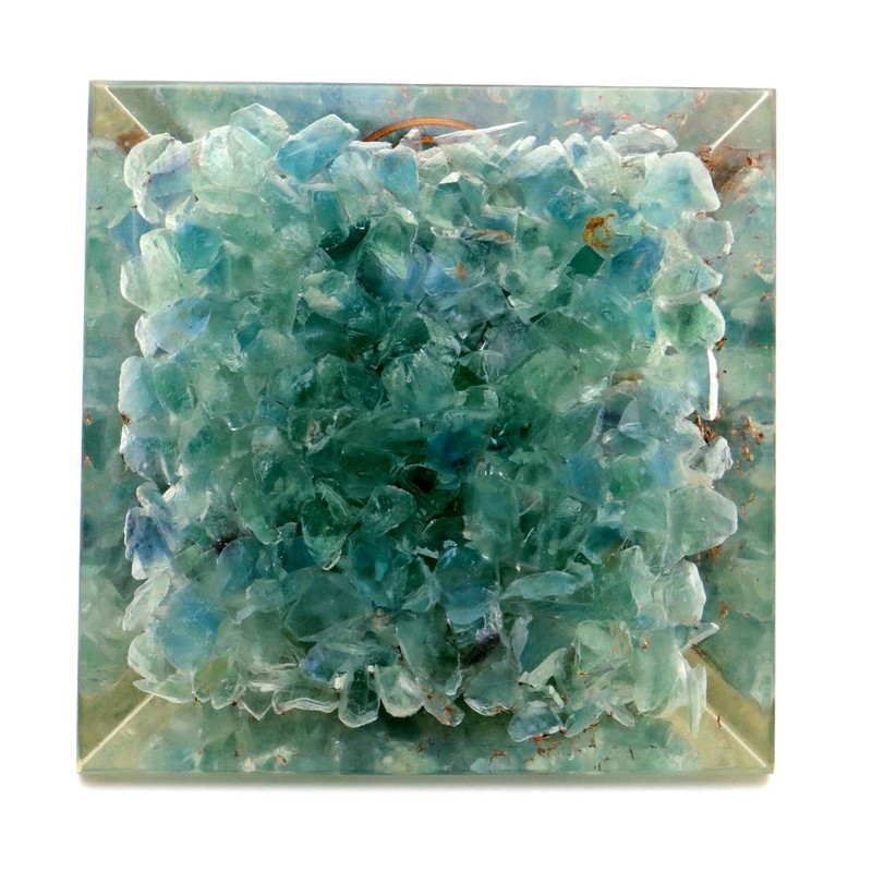 Gold Stone Orgonite Pyramid Spiritual Goods with Natural Stone, Crystal