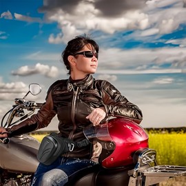 Krtopo Motorcycle Leg Bag - Expandable Motorcycle Thigh Bag with 3 Zipper Pockets Waterproof EVA Waist Bag for Women Men Adjustable Waist Belt for Cycling Hiking