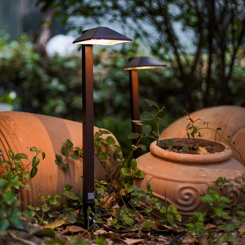 Malibu Outdoor Low Voltage Landscape Lighting 0.6W LED 3100K Warm