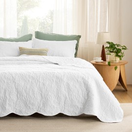 Bedsure King Size Bedding Set - Pre-Washed King Bedspread - Ultra Soft Coverlet Quilted Bedding - White Bedding for All Seasons (Includes 2 Pillow Shams)