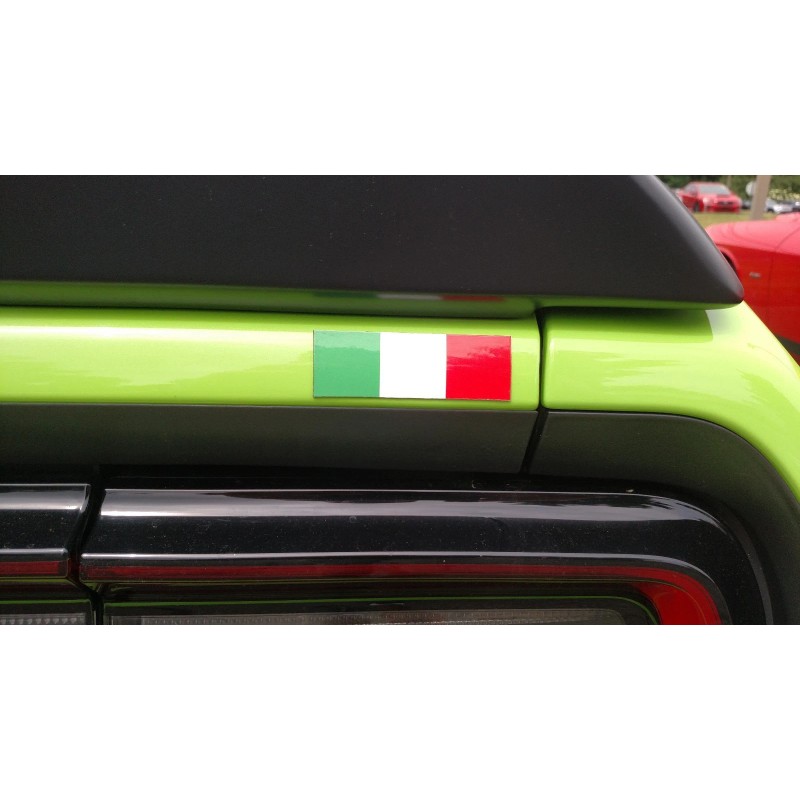 Cupeez Magnetic Italian Flag Auto Accessory Italy Emblem Made in