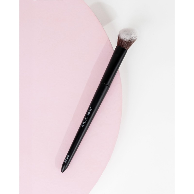 Brushworks No. 25 Brightening Concealer Brush