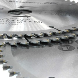 Circular Saw Blade Carbide for Wood Table Saw Mitre Saw 250 x 30 mm 24 Teeth + 3 Reducing Rings to 24.4 mm, 20 mm and 16 mm