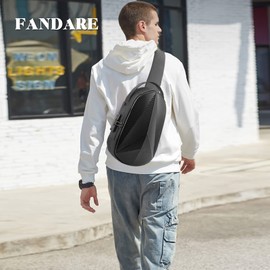 FANDARE Diebstahlschutz Brusttasche Sling Daypacks mit USB-Ladeanschluss Schultertasche Crossbody Bag Umhängetasche Sporttasche Wasserdicht Daypacks für Herren Damen Reisen Wandern Hiking Schwarz A