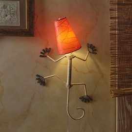 Eangee Home Design Gecko Wall Lamp Red Shade Made of Real Cocoa Leaves 16 Inches x 7 Inches x 24 Inches Height (396 xr)
