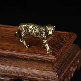 ALHBEJT Brass Walking Tiger Statue - Zodiac Animal Chinese Handmade Lucky Tiger Statue for Tearoom, Desk, Office Decor