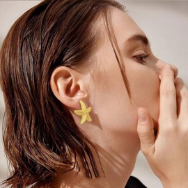 Gold Starfish Earrings for Women Trendy 14k Gold Shell Stud Earrings Boho Seashell Chunky Gold Statement Earrings Summer Beach Ocean Jewelry (Small)