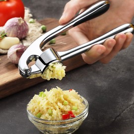 Garlic Press Mashed Garlic Crusher Peeler Chopper Garlic Puree Maker with Cleaning Brush,Zinc Alloy Heavy Soft-Handled Silver (17x4.5)