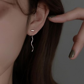 Jugielu Boho Bar Threader Earrings Twisted Linear Curved Bar Earrings Spiral Threader Earrings Silver Curved Dangle Earrings Short Bar Studs Earrings Long Twisted Earrings Jewelry for Women