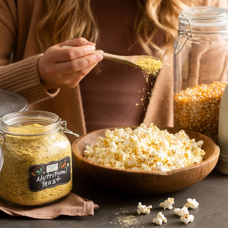 Frontier CO-op Nutritional Yeast Flakes Dairy Free Cheese Flavor 1