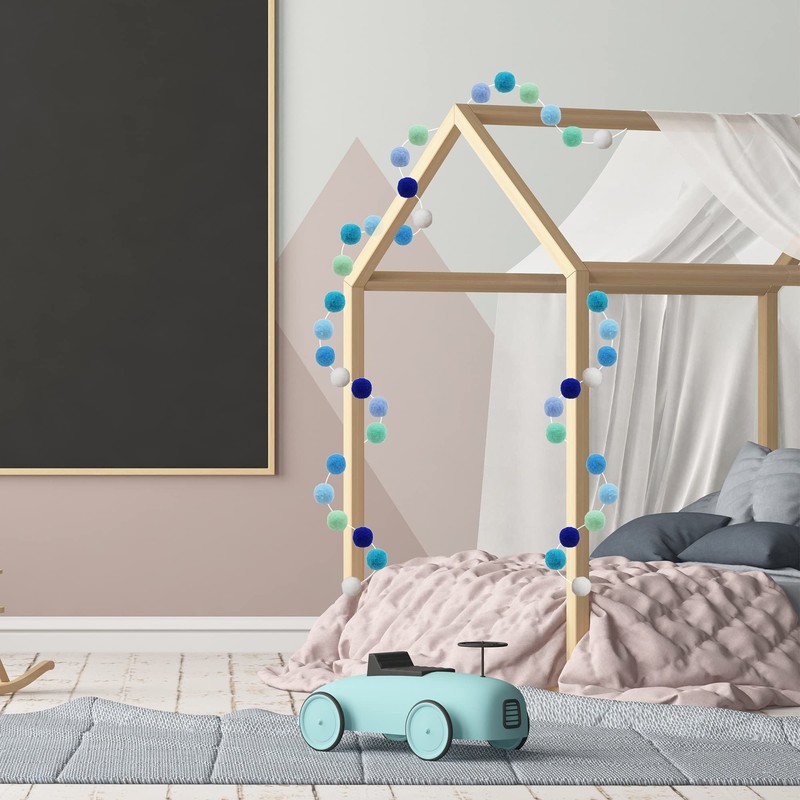 3 guirnaldas de bolas azules con pompones hechos a mano