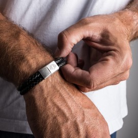 Akitsune Simplicitas Leather Bracelet – Magnetic Premium Bracelet Men and Women, Braided Men Handmade Bracelet – Silver, Matte Black, Gold, Stainless Steel