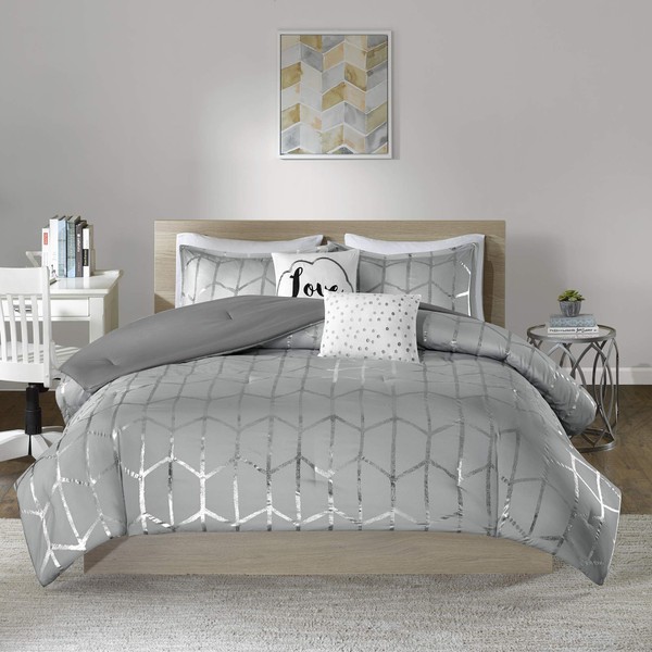 Intelligent Design - ID10-1245 Raina Comforter Set Metallic Print Geometric Design, Modern Trendy All Season Bedding Set, Matching Sham, Decorative Pillow, Grey/Silver, King/Cal King, 5 Piece