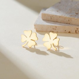 Dreamtimes Clover Stud Earrings for Women Stainless Steel Four leaf Clover Flower Earrings St Patricks Day Irish Jewelry Trendy Floral Stud Earrings Lucky Jewelry Gift