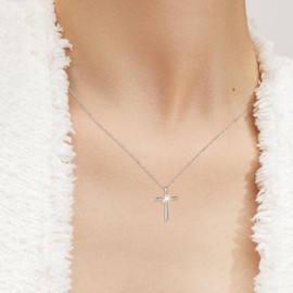 KRKC&CO Moissanite Cross Necklace for Women: D Color VVS1 0,09ct, 925 Vermeil Sterling Silver, Hypoallergenic Petite Pendant, Luxury Gifts for Birthday Anniversary Wedding, Gift Box with Handles