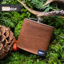 kontor28 - Design Hip Flask with Rustic Cover Made of Natural Leather, Leak-Proof Made of High-Quality Stainless Steel, Handmade in Germany, for Spirits, Outdoor, Hiking, Skiing, Turf Brown