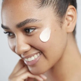 Crema Hidratante Diaria Con Fórmula Multitarea, Elemis                                                                                                